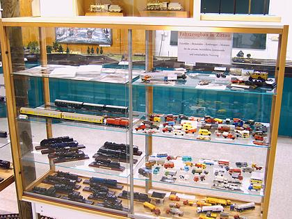 Vitrine 1 mit Automodellen