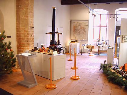 große und kleine Dampfmaschinen