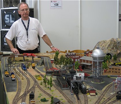 Hauptorganisator und Ausstellungsleiter Roland Skupin