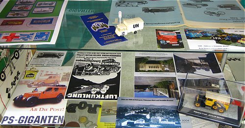 Fotos, Prospekte und Briefmarken