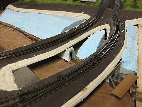 Geländegestaltung im Bahnhof Bertsdorf Geländegestaltung im Bahnhof Bertsdorf