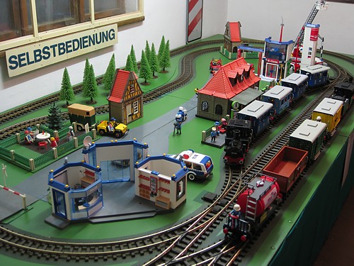 Spielanlage mit Polizei Spielanlage mit Polizei