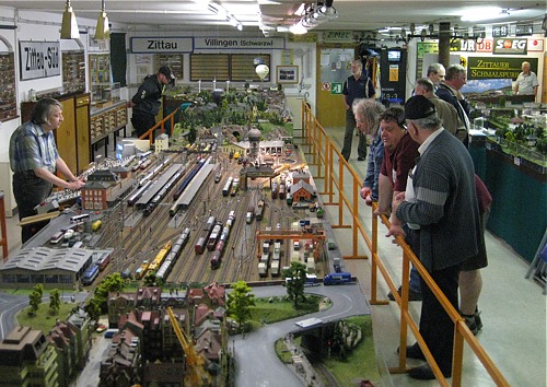 Die Gartenbahnfreunde Grub beim ZiMEC