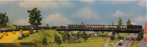 Im SOEG-Zugverband dabei sind Barwagen, Kapellenwagen, Aussichtswagen und der behindertengerechte Waggon Im SOEG-Zugverband dabei sind Barwagen, Kapellenwagen, Aussichtswagen und der behindertengerechte Waggon