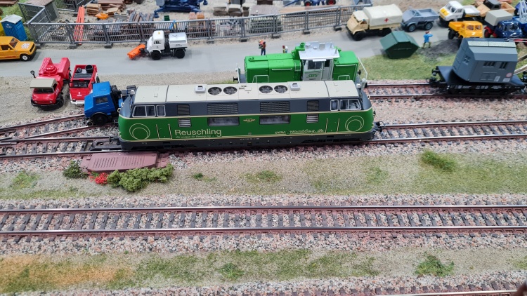 Bahnhof F&uuml;tzen mit einer V200