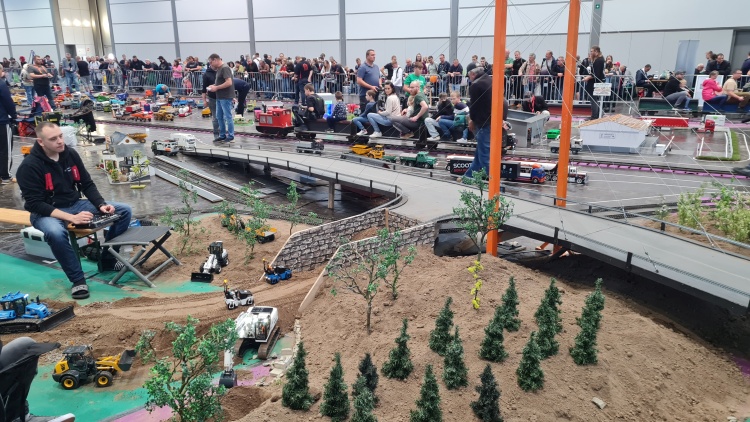 Vorf&uuml;hrung von RC-Modellen