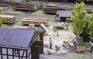 Sch&auml;lsp&auml;ne zu Ballen gepresst