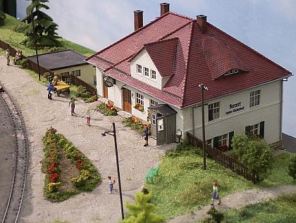 Bahnsteigatmosph&auml;re in Oybin Niederdorf