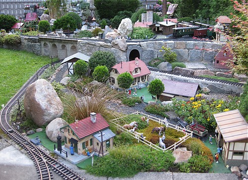 Landidylle an der Gartenbahn
