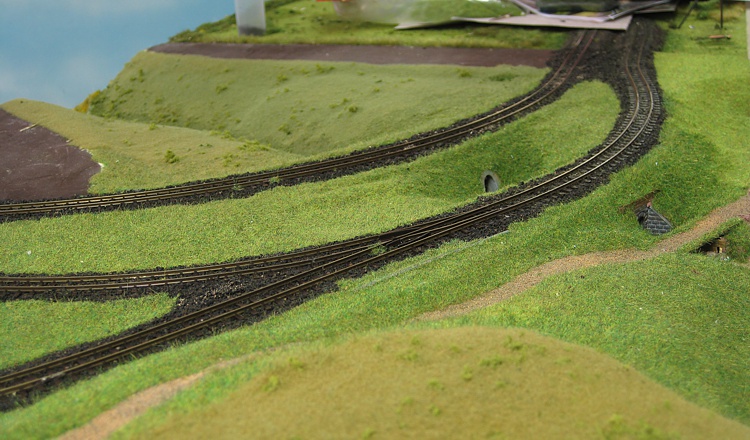 Bahnhofsausfahrt in Richtung Oybin