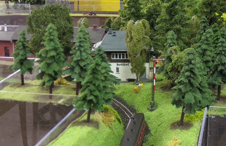 am Einfahrsignal Bertsdorf