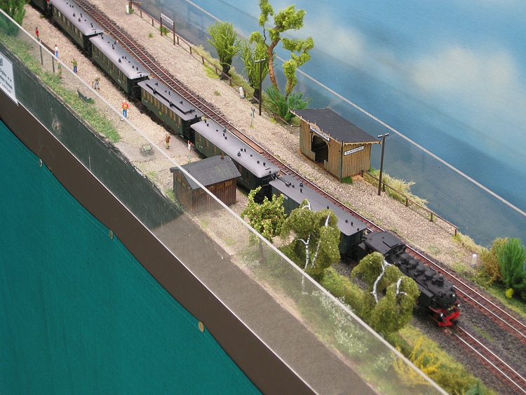 Der Reichsbahnzug im Haltepunkt Teufelsmühle Der Reichsbahnzug im Haltepunkt Teufelsmühle