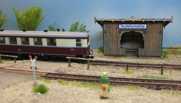 Haltepunkt Teufelsmühle ist mit den beidseitigen Bahnsteigen neu erstanden Haltepunkt Teufelsmühle ist mit den beidseitigen Bahnsteigen neu erstanden