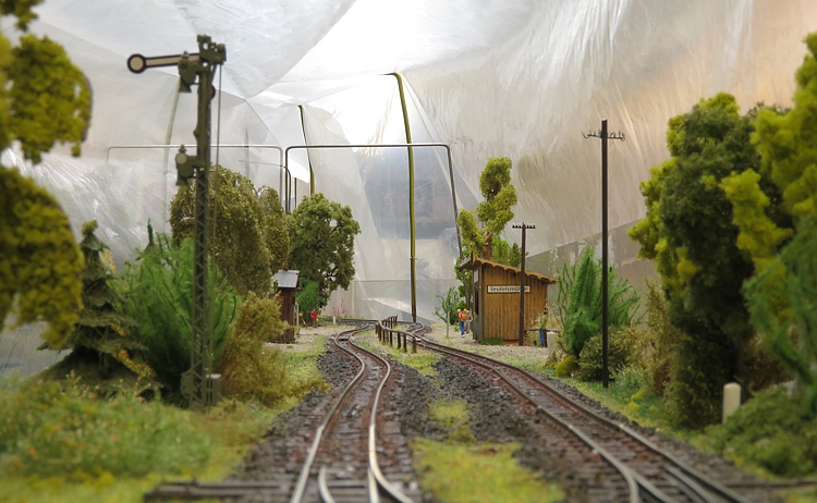 Blick vom Bahnhof Kurort Oybin zum Haltepunkt Teifelsmühle Blick vom Bahnhof Kurort Oybin zum Haltepunkt Teifelsmühle