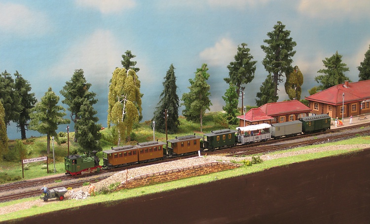 IK Zug in Jonsdorf Haltestelle IK Zug in Jonsdorf Haltestelle