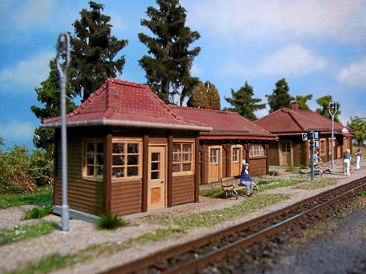 Geb&auml;udedetails von Jonsdorf Haltestelle