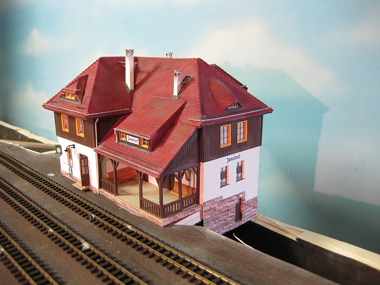 Das EG ist in die Jonsdorfer Modellwelt eingepasst.