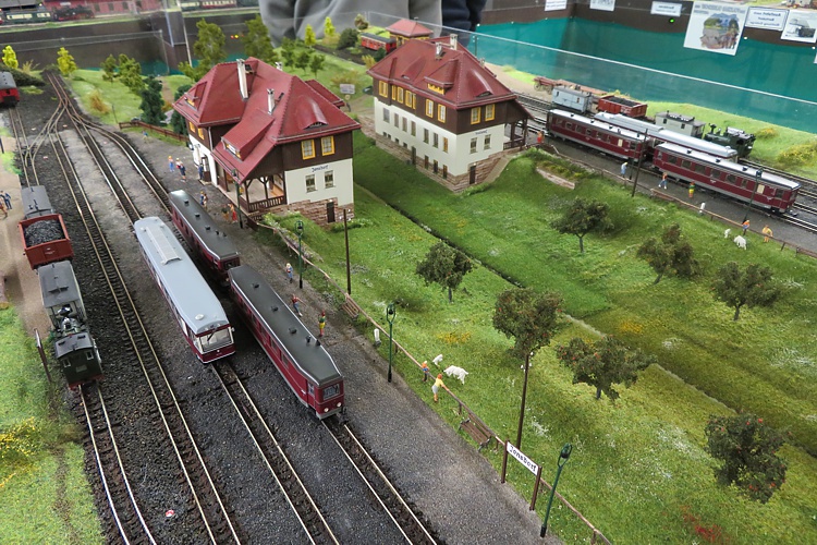 Bahnhof Kurort Jonsdorf samt Spiegelung