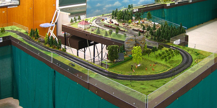 "Pferdekoppel" mit zwei geraden Modulen (1 x 1,20m + 1 x 0,60m) "Pferdekoppel" mit zwei geraden Modulen (1 x 1,20m + 1 x 0,60m)