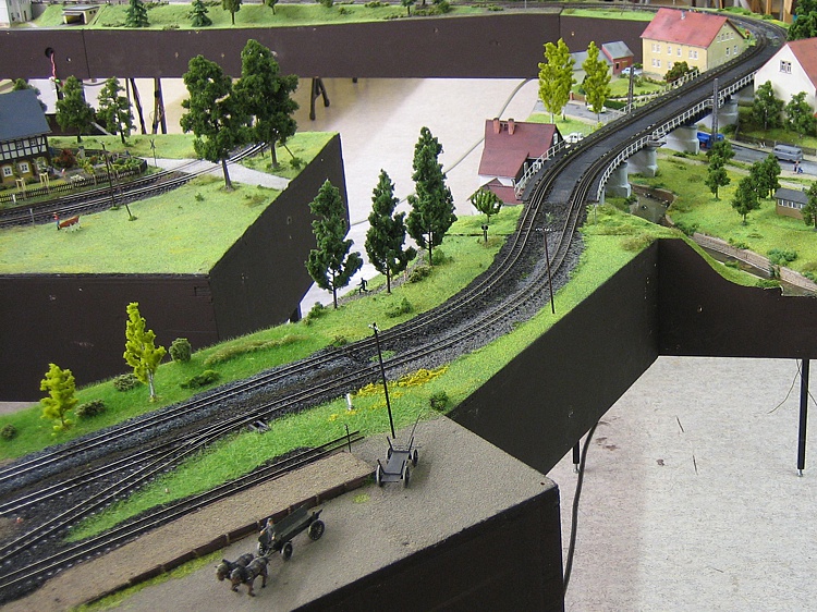 Das 45&deg; Bogenmodul mit den Joggern zur Ausstellung 2006