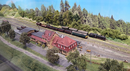Der Bahnhof Swieradów-Zdrój / Bad Flinsberg im Modell